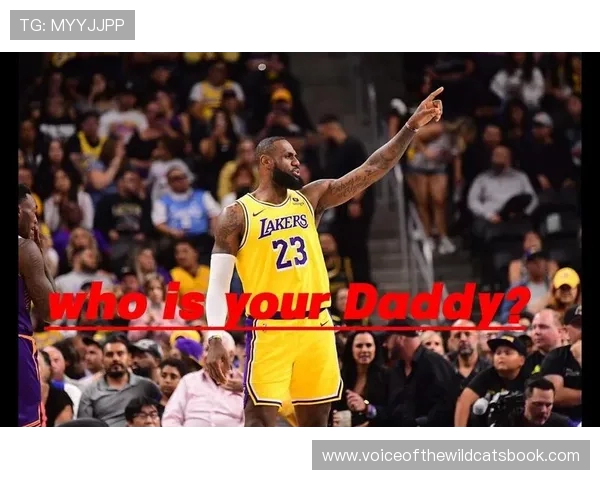 KOP看台震撼齐声高呼只有一个康纳布拉德利激情点燃全场